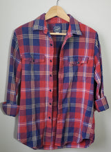 Load image into Gallery viewer, J. Crew Plaid Button-Up Long Sleeve Collar Shirt (Men's Size Small)