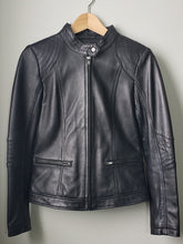 Load image into Gallery viewer, Front of women's black leather jacket size small with original tags