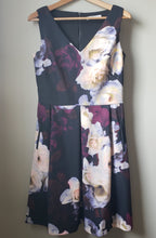 Load image into Gallery viewer, Cleo's Floral Dress (Size 6)