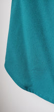Load image into Gallery viewer, H&M Green Button-up Collar Shirt (Size XS)
