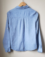 Load image into Gallery viewer, F21 Button-up (Size XS)