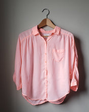Load image into Gallery viewer, American Eagle Neon Button-up (Size Small)