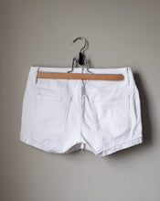 Load image into Gallery viewer, Gap Denim Shorts (Size 25/XS)