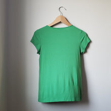 Load image into Gallery viewer, Banana Republic T-Shirt (Size Small)