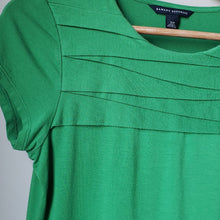 Load image into Gallery viewer, Banana Republic T-Shirt (Size Small)