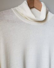 Load image into Gallery viewer, Wilfred Light Turtleneck Sweater (Size XS-Small)
