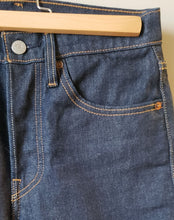 Load image into Gallery viewer, Levi's 501 Originals Indigo Denim (Size 25-26)