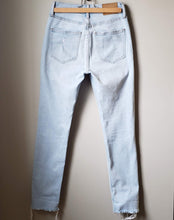 Load image into Gallery viewer, Denim Forum Destroyed Jeans (Size 25)