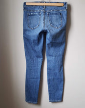 Load image into Gallery viewer, Paradise Mine Cropped Skinny Jeans (Size 25-26)