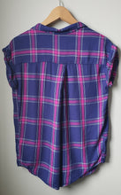 Load image into Gallery viewer, Oversized Plaid Sleeveless Button-Up Shirts (Size Small-Medium)
