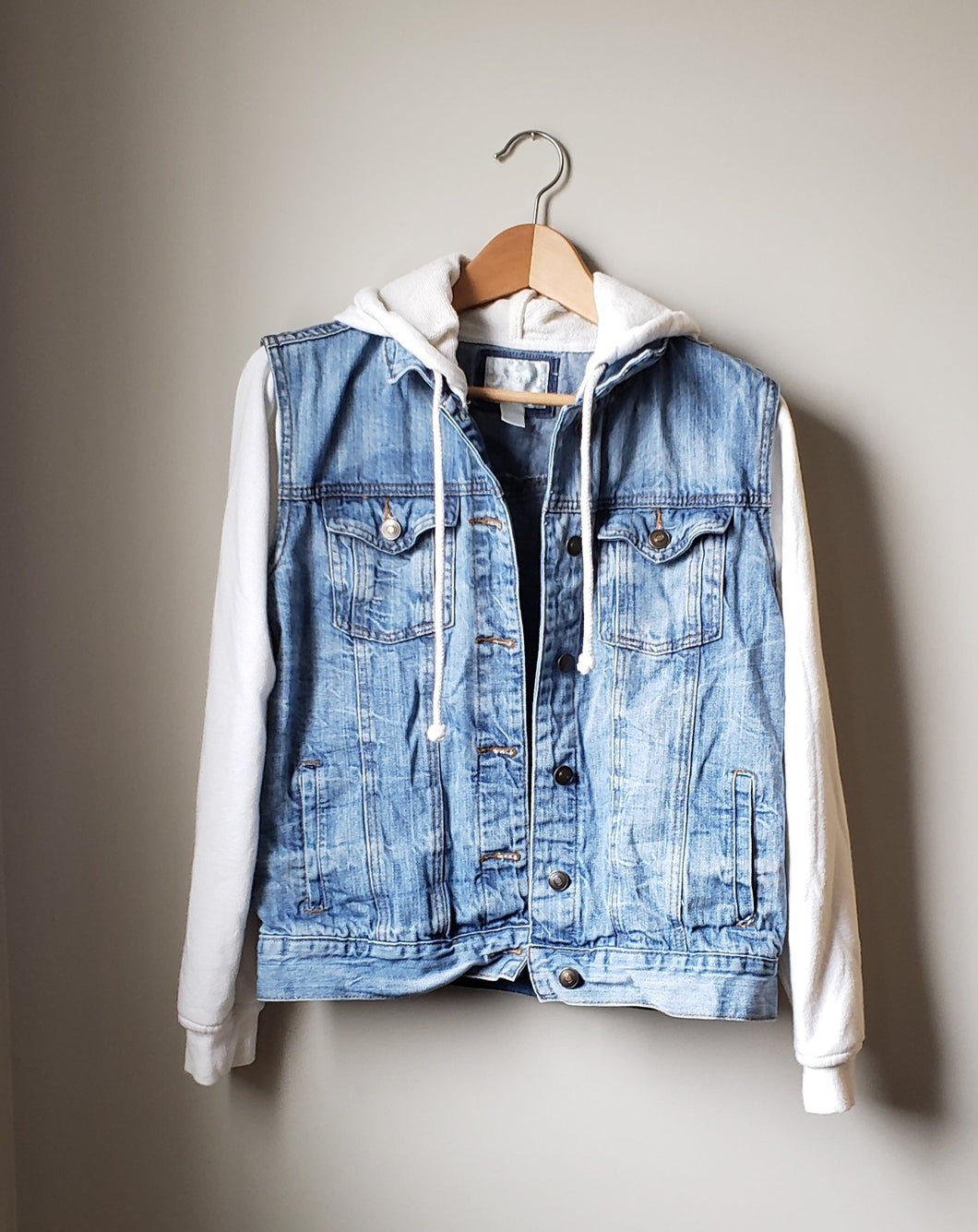 Forever 21 Hoodie Jean Jacket (Size Small)