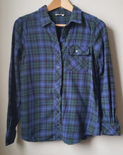 Load image into Gallery viewer, Ardene Plaid Flannel Button-up (Size Small)
