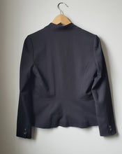 Load image into Gallery viewer, H&amp;M Black Blazer (Size Small-Medium)
