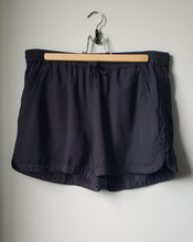 Load image into Gallery viewer, RipZone Casual Black Shorts (Size 14/Large)
