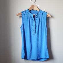 Load image into Gallery viewer, Banana Republic Sleeveless Blouse (Size Small)
