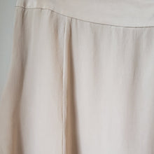 Load image into Gallery viewer, Jacob Silk Skirt (Size 5/6/8/Medium)
