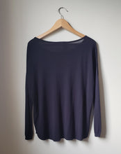 Load image into Gallery viewer, H&amp;M Light Sweater (Size Medium)
