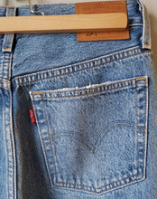 Load image into Gallery viewer, Levi&#39;s 501 Originals Destroyed Denim (Size 25-26)
