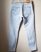 Load image into Gallery viewer, Levi&#39;s Destroyed Denim (Size 24-25)
